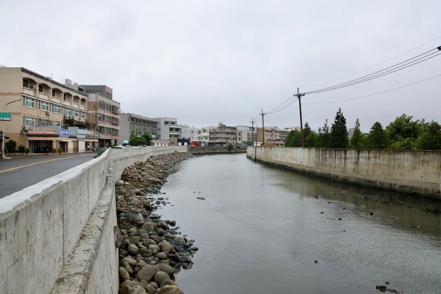 黃偉哲視察安南區六塊寮排水區抽水機組 要求確保排水系統完善作業