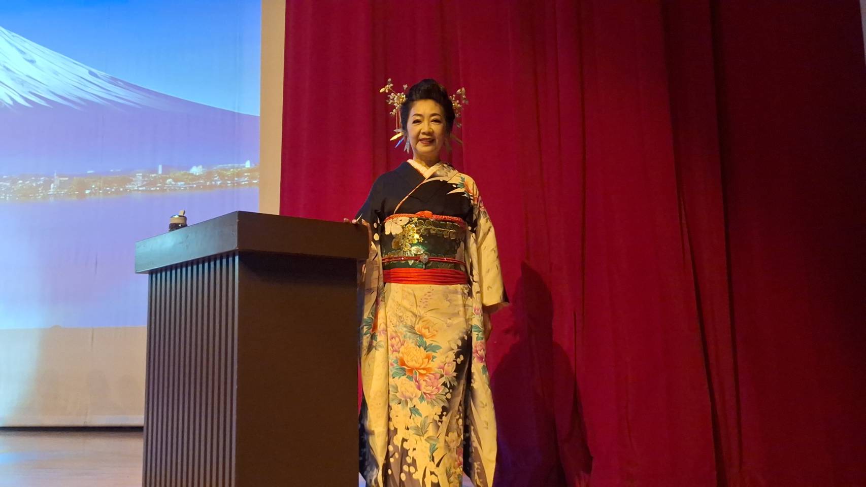 臺灣演歌界年度盛事「歡欣之響」由白翎領銜主持—華麗登場