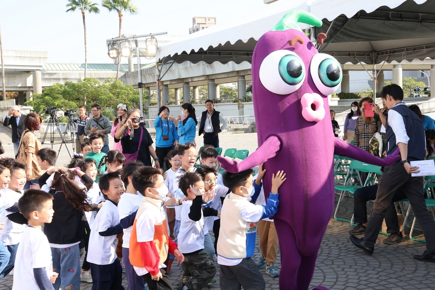 黃偉哲力推《燈怪》親子劇 邀市民安平打怪感受客家文化魅力