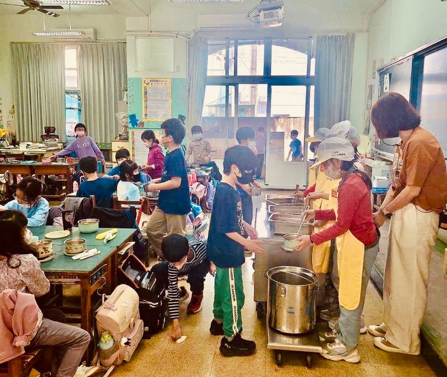 南市啟動校園廚餘減量 菜單優化×食育並進 11月每日廚餘大減逾2公噸