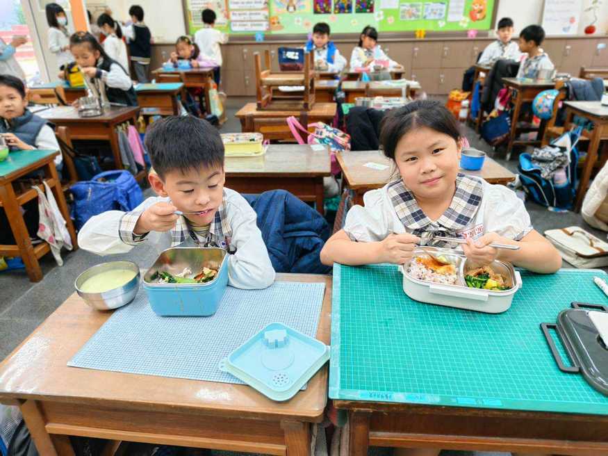 蔬食當道 食在有梗！南市午餐各校發揮巧思打造素食特餐 不吃肉營養一樣到位